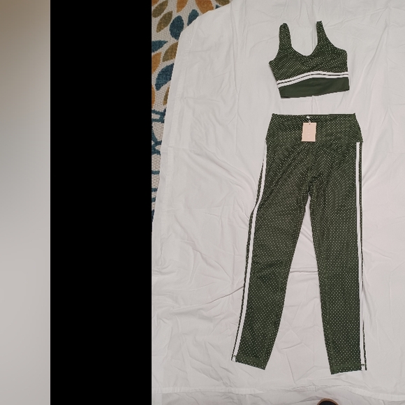 Wilo athletic sets - Picture 1 of 2